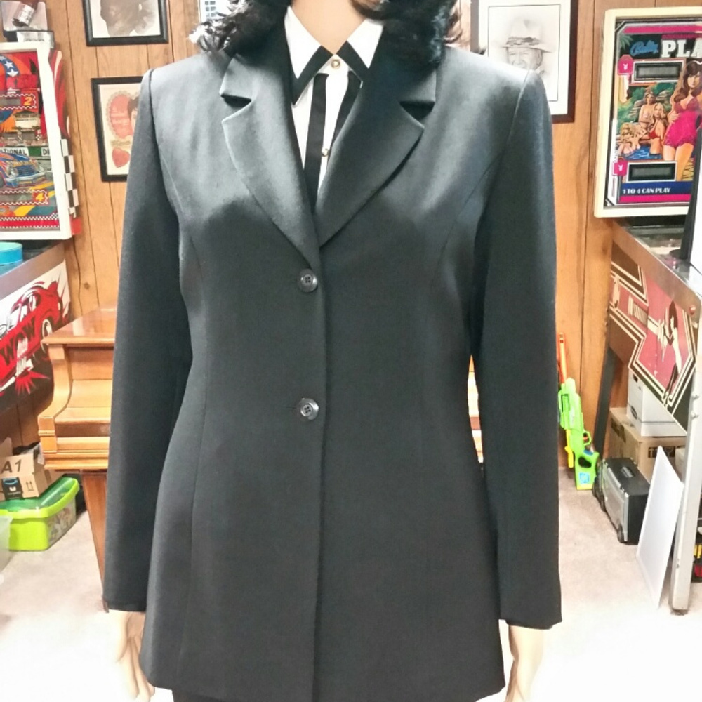 Petite Sophisticate black suit. Size 8p
